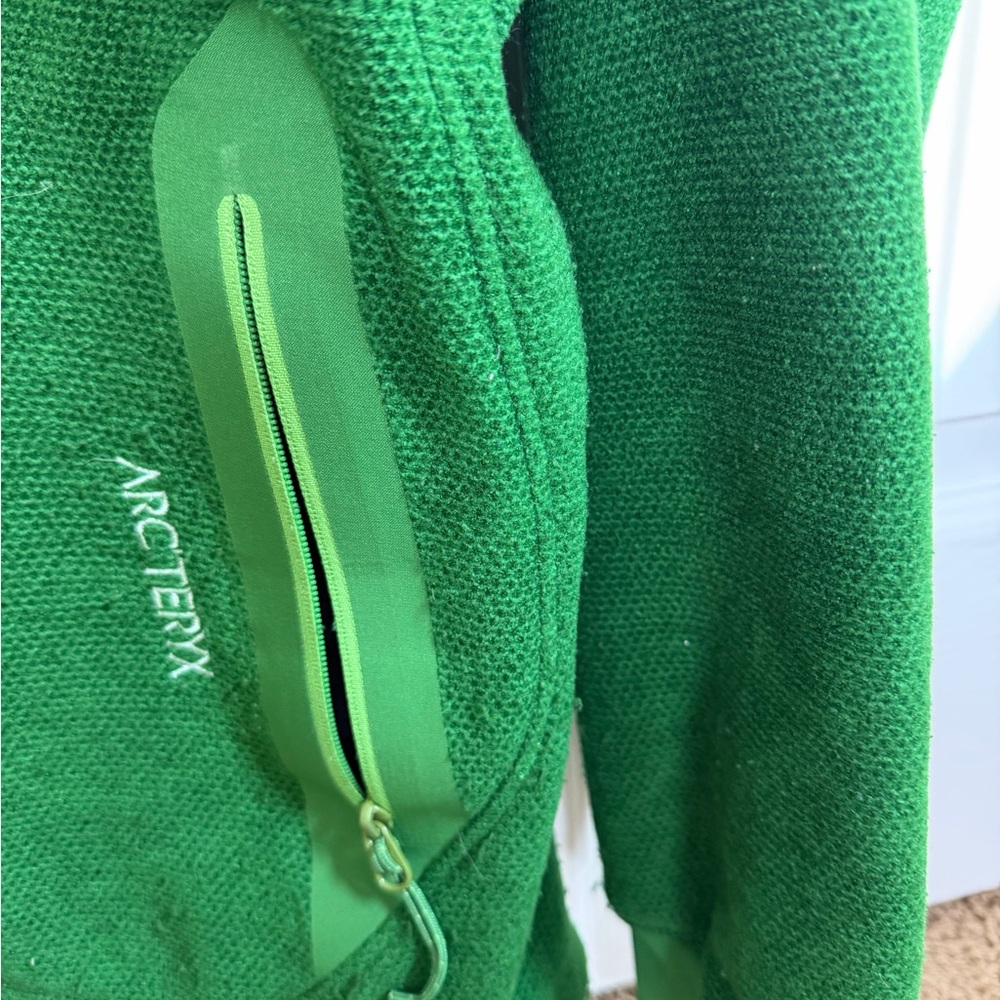 Arc'teryx Women’s Bright Green Full-Zip Textured Fleece Jacket - Picture 3 of 11